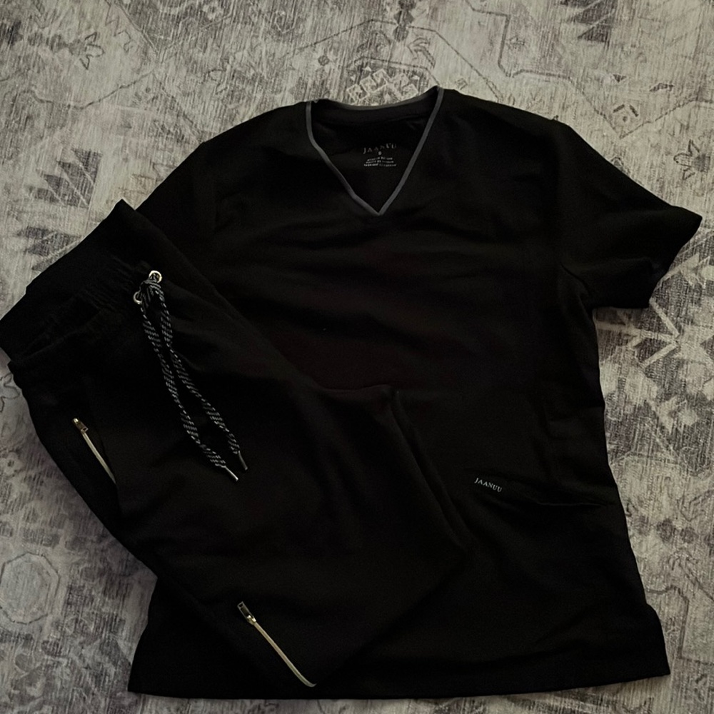 Jaanuu Brand black scrub set